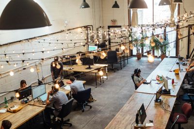 Desk Booking System: The Complete Guide